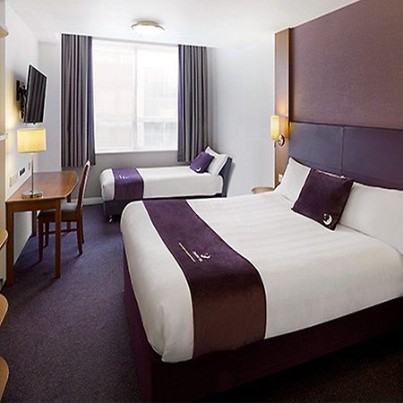 Premier Inn Chippenham Chippenham  Bagian luar foto