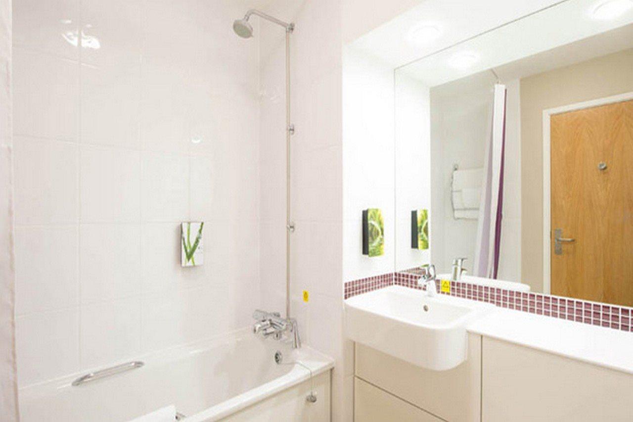 Premier Inn Chippenham Chippenham  Bagian luar foto
