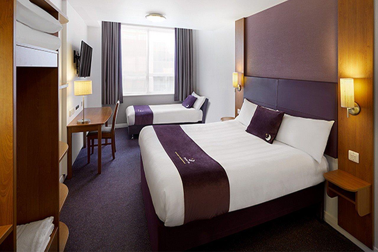 Premier Inn Chippenham Chippenham  Bagian luar foto