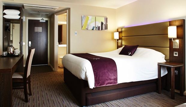 Premier Inn Chippenham Chippenham  Bagian luar foto